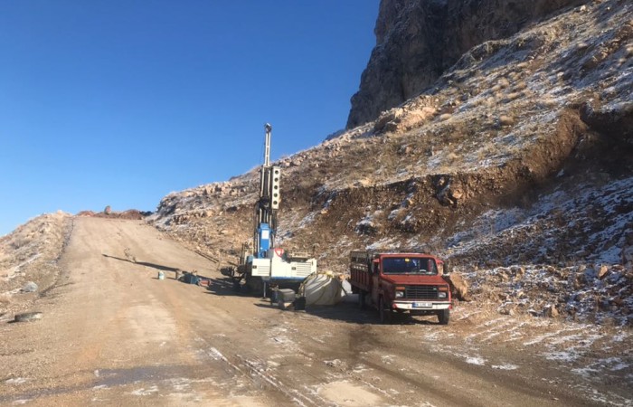 Sinanlı, Hanife Çeşmesi, Topaklı ve Maliköy Malzeme Ocakları Araştırmaları