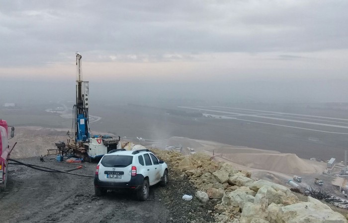 Sinanlı, Hanife Çeşmesi, Topaklı ve Maliköy Malzeme Ocakları Araştırmaları